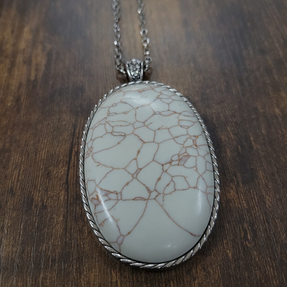 Beautiful 18" necklace